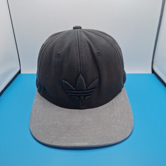 Adidas Trefoil Snapback Hat Black OSFM Embroidered Logo Black Gray - Picture 1 of 8